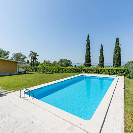 וילה Belvedere, Piscina Privata